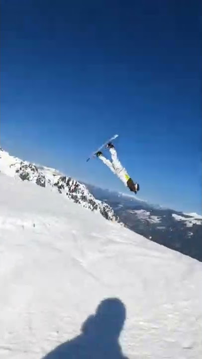 Snowboarding Crash 😮😱