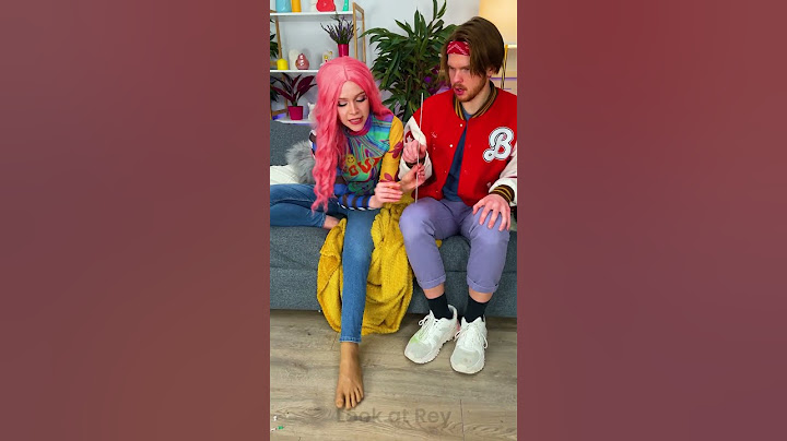 🦶 PRANKING WITH PROSTHETICS 🦶 Hilarious Experiment with a Fake Leg #shorts