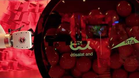 GITEX 2025 × e& | Robotic Arm Interaction