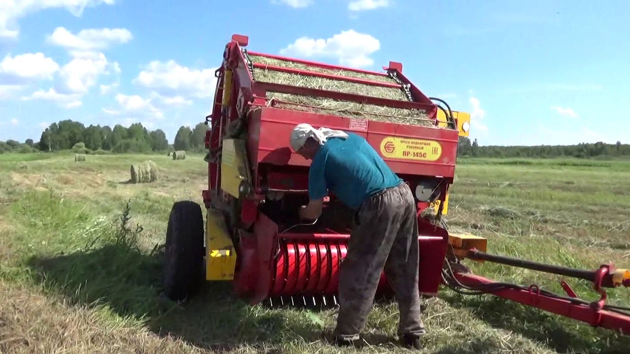 Первые рулоны сена новым прессом. Сенокос 2020.