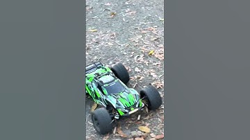 Drifting in leaves with my Traxxas rustler 4x4 vxl!
