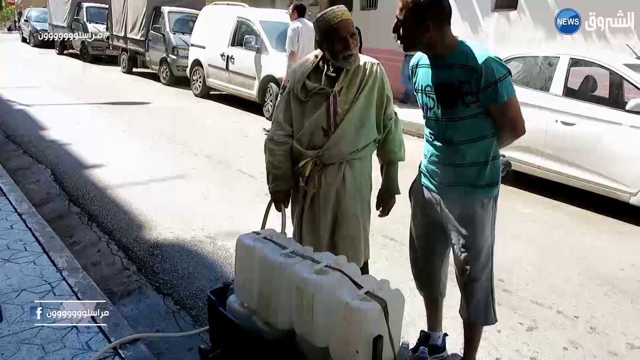 برنامج مراسلون:عمي أحسن بميلة   قارورات الماء خلفه والحسنات أمامه