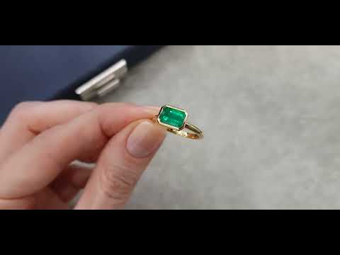 Кольцо с изумрудом цвета Muzo Green 1,57 каратов в желтом золоте 750 пробы Видео  № 2