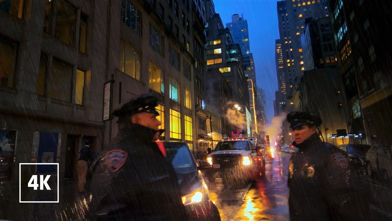New York, Amerika Serikat | Tur Jalan Saat Hujan 4K | 7 Des 2022