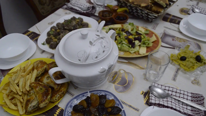 مائدة افطار أول يوم من شهر رمضان الكريم