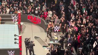 Roman Reigns comes front under the ring NOT TELIVISED WWE MONDAY NIGHT RAW BROOKLYN 4/1/2024 #wwe