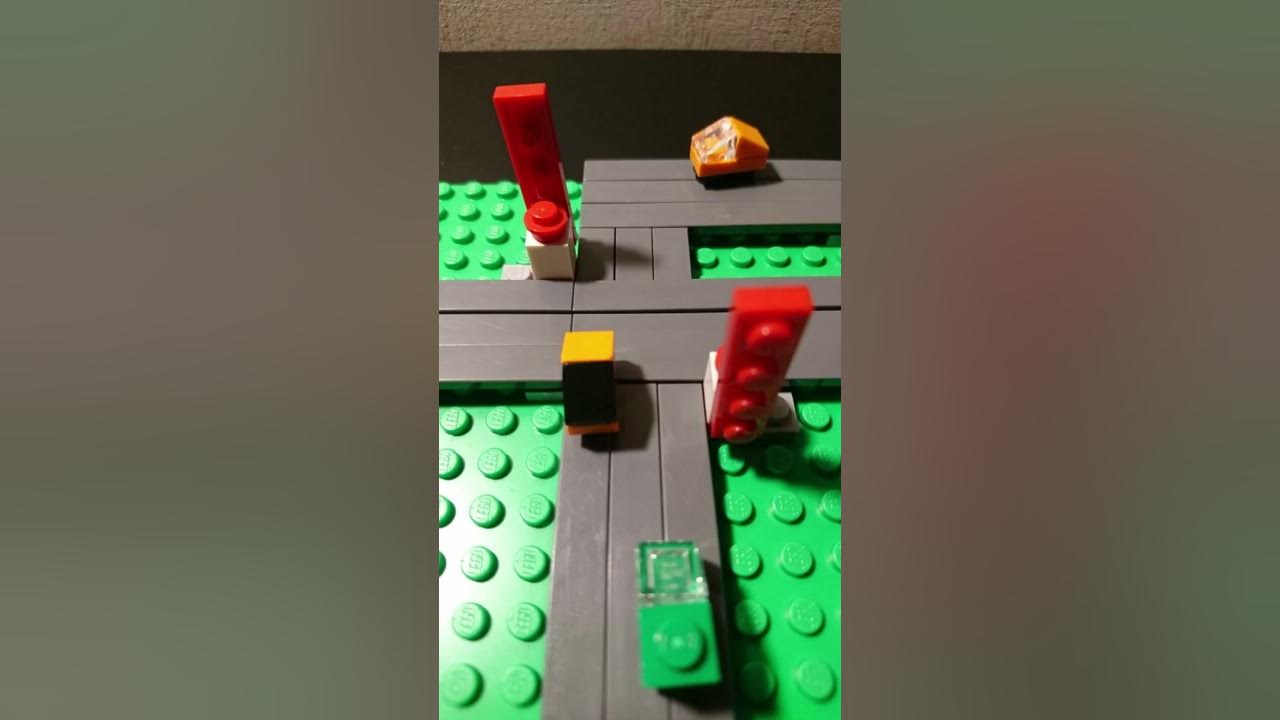 LEGO Micro Unstoppable Train - Crash at the Railway Crossing!