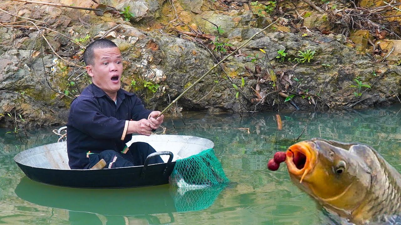Dwarf Family Uses a Frying Pan as a Raft and Fishes in the Forest ...