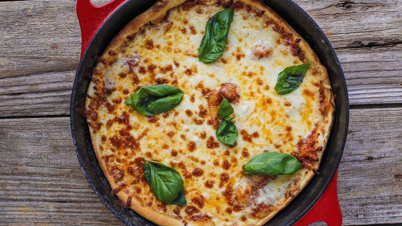 How to Make Tangy, Spicy Cast-Iron Skillet Pizza By Rachael | Rachael Ray Show
