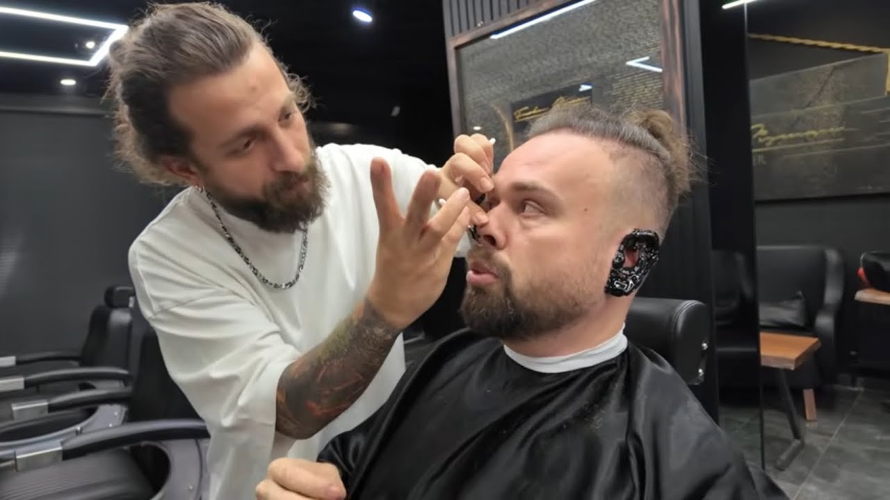 BİR BERBER BİR BERBERE NELER YAPAR ? (Berber Vs. Kuaför) 