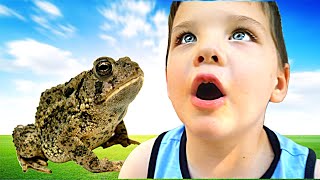 CALEB and MOMMY Find a Frog! PRETEND PLAY BACKYARD ADVENTURES!