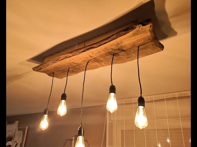 LUSTRE EN BOIS FLOTTE