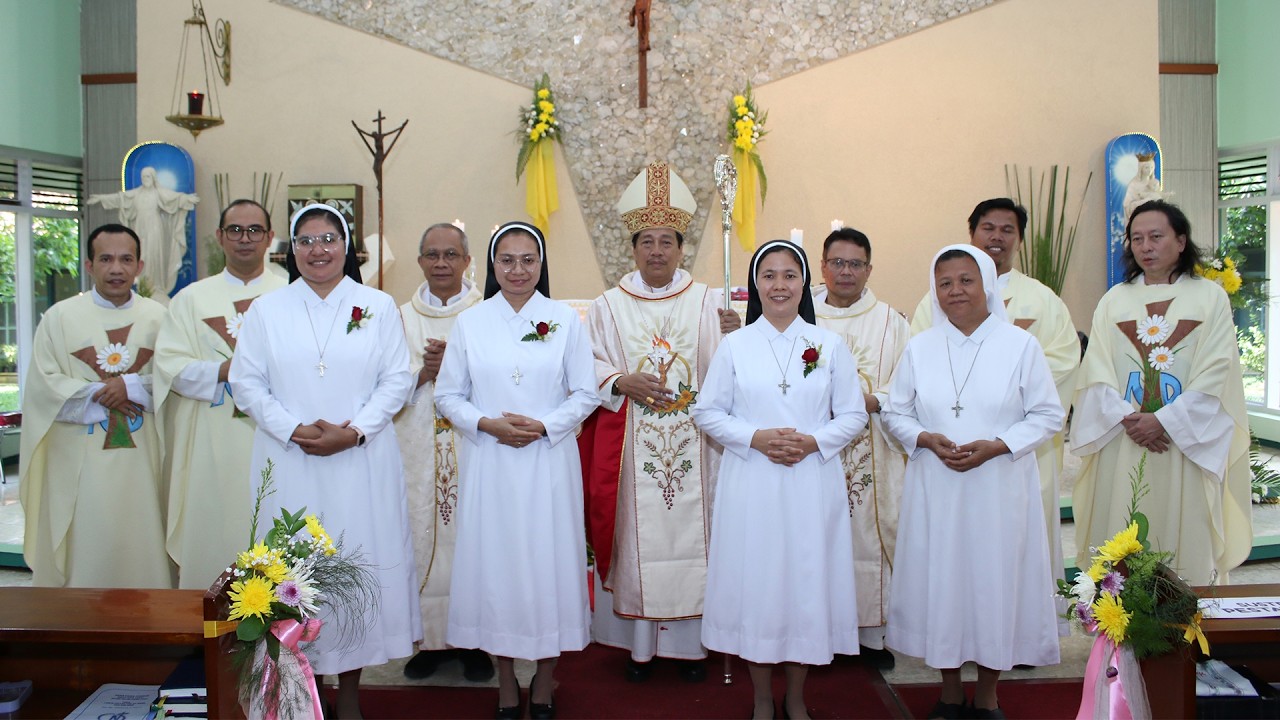 Votos Perpétuos de Três Irmãs de Notre Dame, Pekalongan, Indonésia