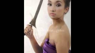 Model Abg Pusaka Dunia