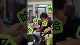 这乌冬冷面竟然抢着吃哈🤭😂