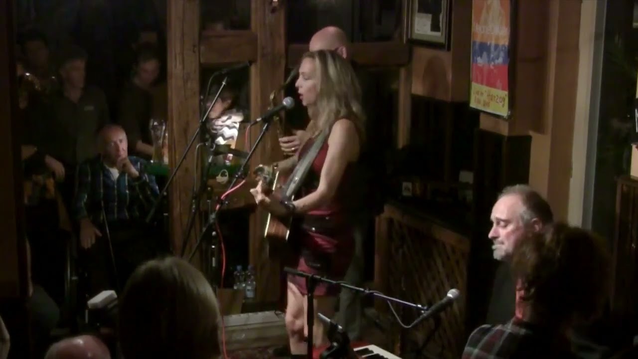 Junkyard  -  Melanie Dekker