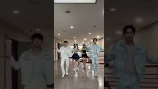 Download Lagu ZuCha doing Scream challenge with Yeji and Lia of Itzy 🌴🏖️🌴 MP3
