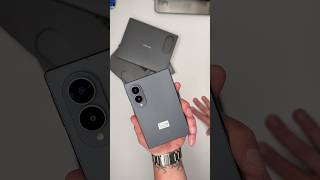 Samsung Z Fold 8 in Graphite is STUNNING