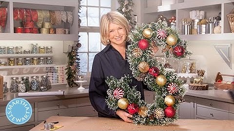 Make a Festive Monogram Wreath - Martha Stewart