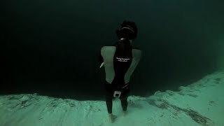 663 Ft Underwater base jump into Dean's Blue Hole no oxygen