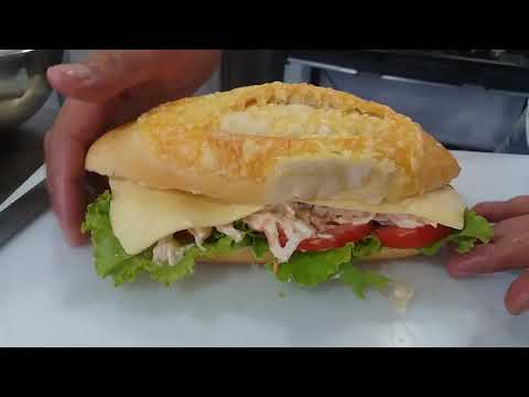 Vídeo: Sanduíches Quentes Com Queijo, Alho E Tomate