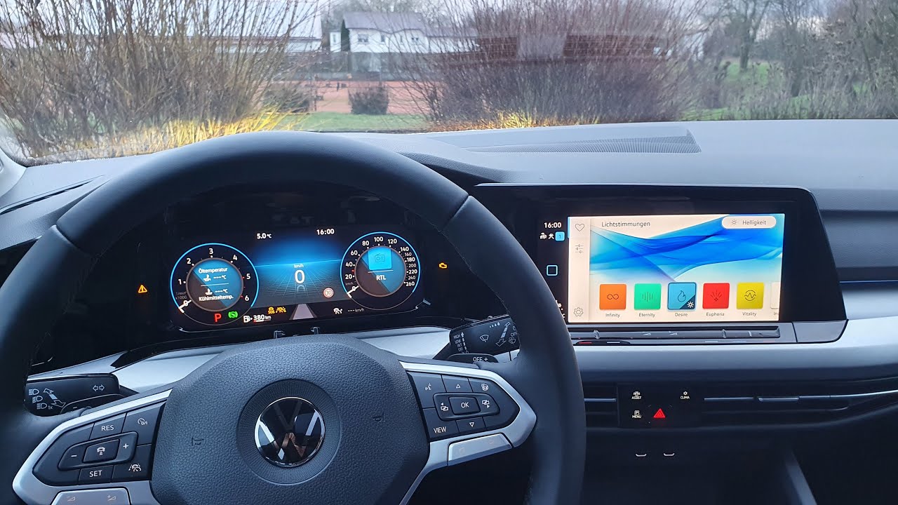 VW Golf 8 (Variant) - Ambientebeleuchtung und Displayfarbe ändern