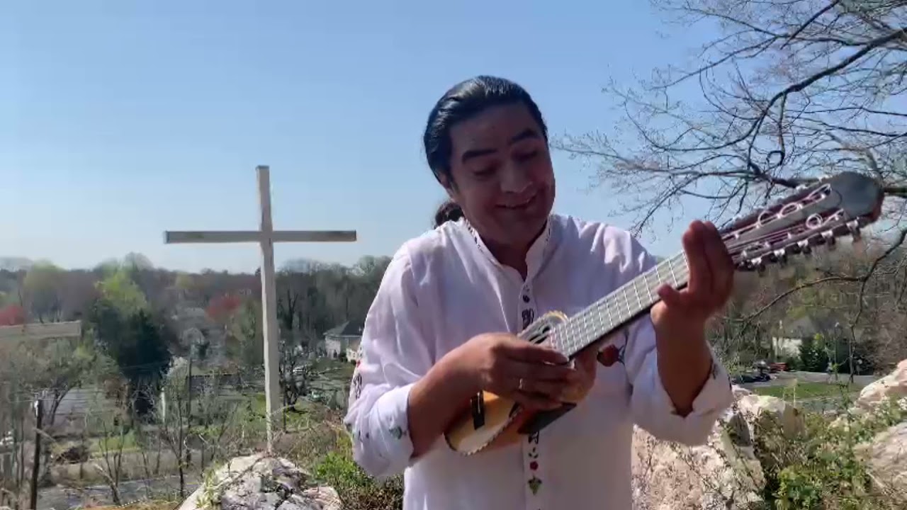 Tutorial Afinacion  Charango  Pascua  de Villa Serrano-Bolivia- by : Julio Cuellar