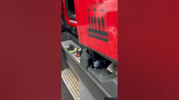 How to drain air tanks on 2023 Kenworth T680 #trucking #kenworth