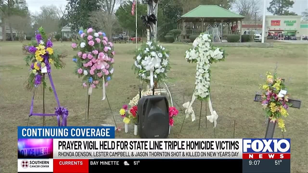 Vigil held in State Line for victims of triple homicide - YouTube