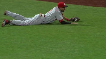 CIN@NYM: Hamilton runs down ball, makes leaping catch