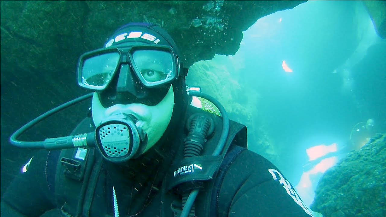 Scuba diving at Madeira Garajau National Park