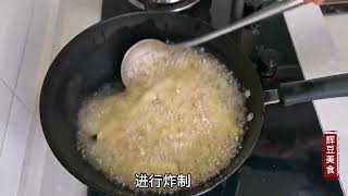 豆角烧茄子有人焯水，有人直接炒怪不得不好吃，大厨教你酒店做法