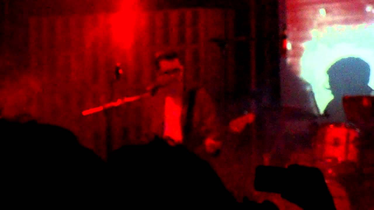 Tom Vek -- I Ain't Saying My Goodbyes @Bestival 2011