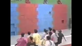 Crazy Japanese Game - Wall of Boxes