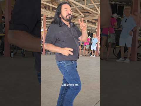El Buki Bailando En Lapulga Elbuki Baile Musica Music Cumbia Bailando Fiesta Losbukis Feliz