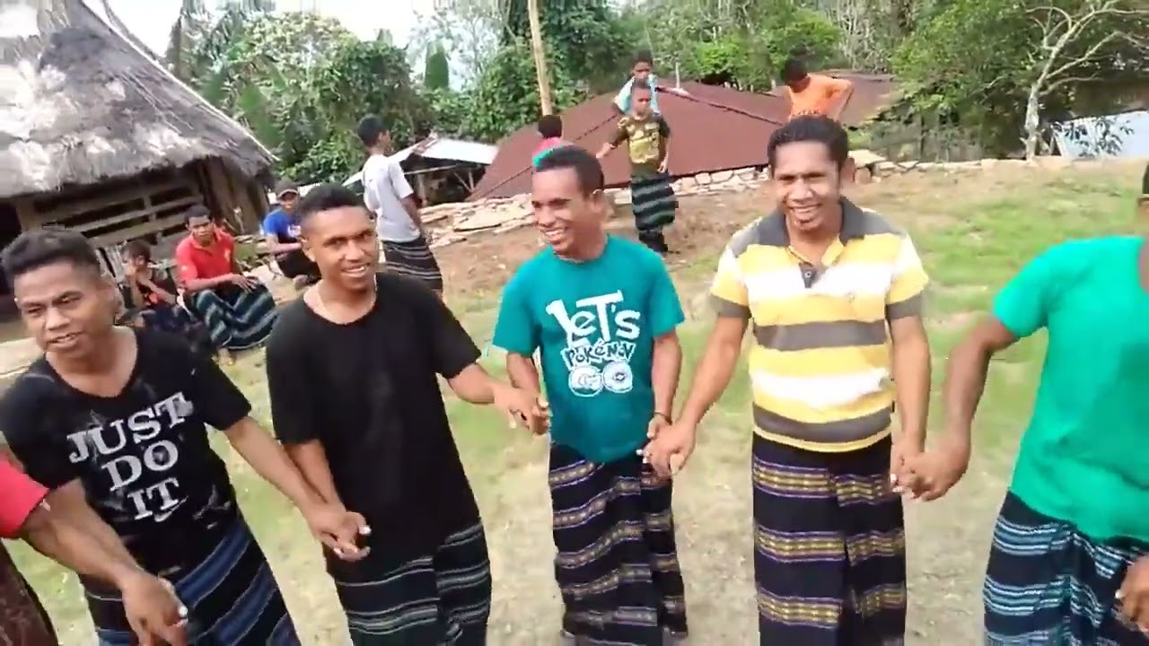 Gawi Tradisional Tinabani Ende