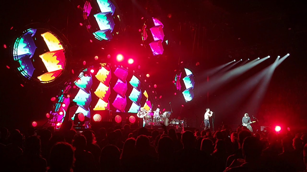 Red Hot Chili Peppers Dark Necessities Live at Brisbane