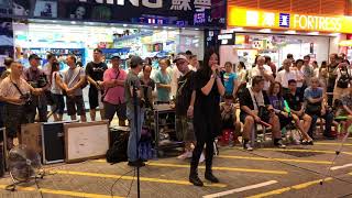 再度孤獨「抒情歌曲*靚聲演繹*甄妮。」(2018-07-02）香港街頭藝人及唱作音樂人彭梓嘉老師
