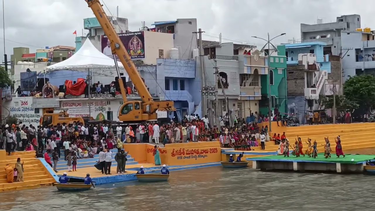 కర్నూలు నగరంలో ప్రారంభమైన గణనాథుని నిమజ్జన మహోత్సవం. 