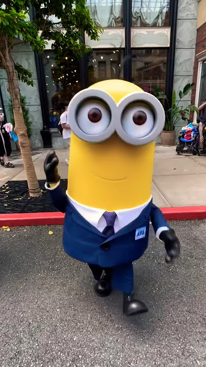 Is minion good at dance? #minions #despicableme #universalstudiosjapan #japan
