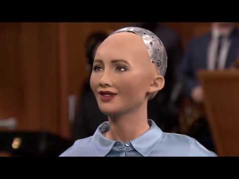Робот София шутит про захват человечества на русском