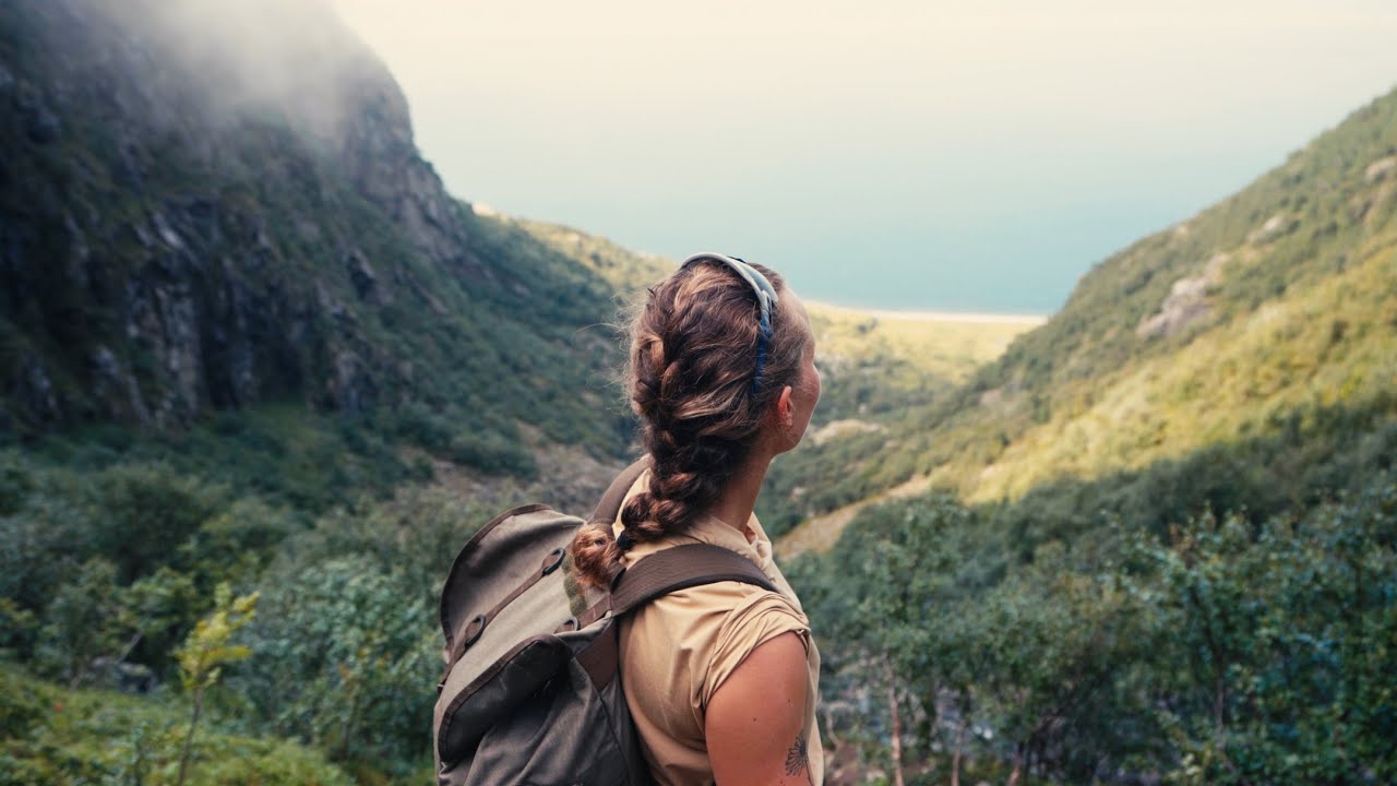 Hiking Dønnamannen in Norway - Full hike at Helgelandskysten