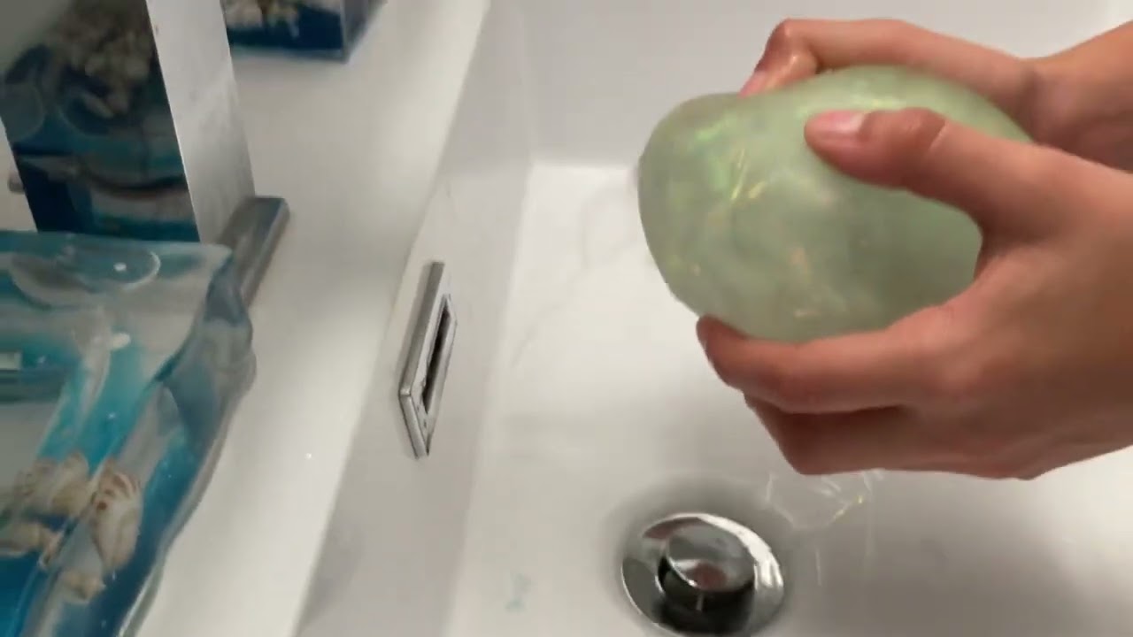 Exploding wubble bubble
