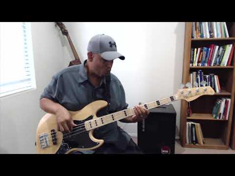 bass-guitar-lesson:-how-to-connect-chords-with-half-steps