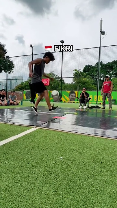 Siapa yang menang? 🇮🇩🇲🇾 #freestylefootball #footballtricks #football #freestyle