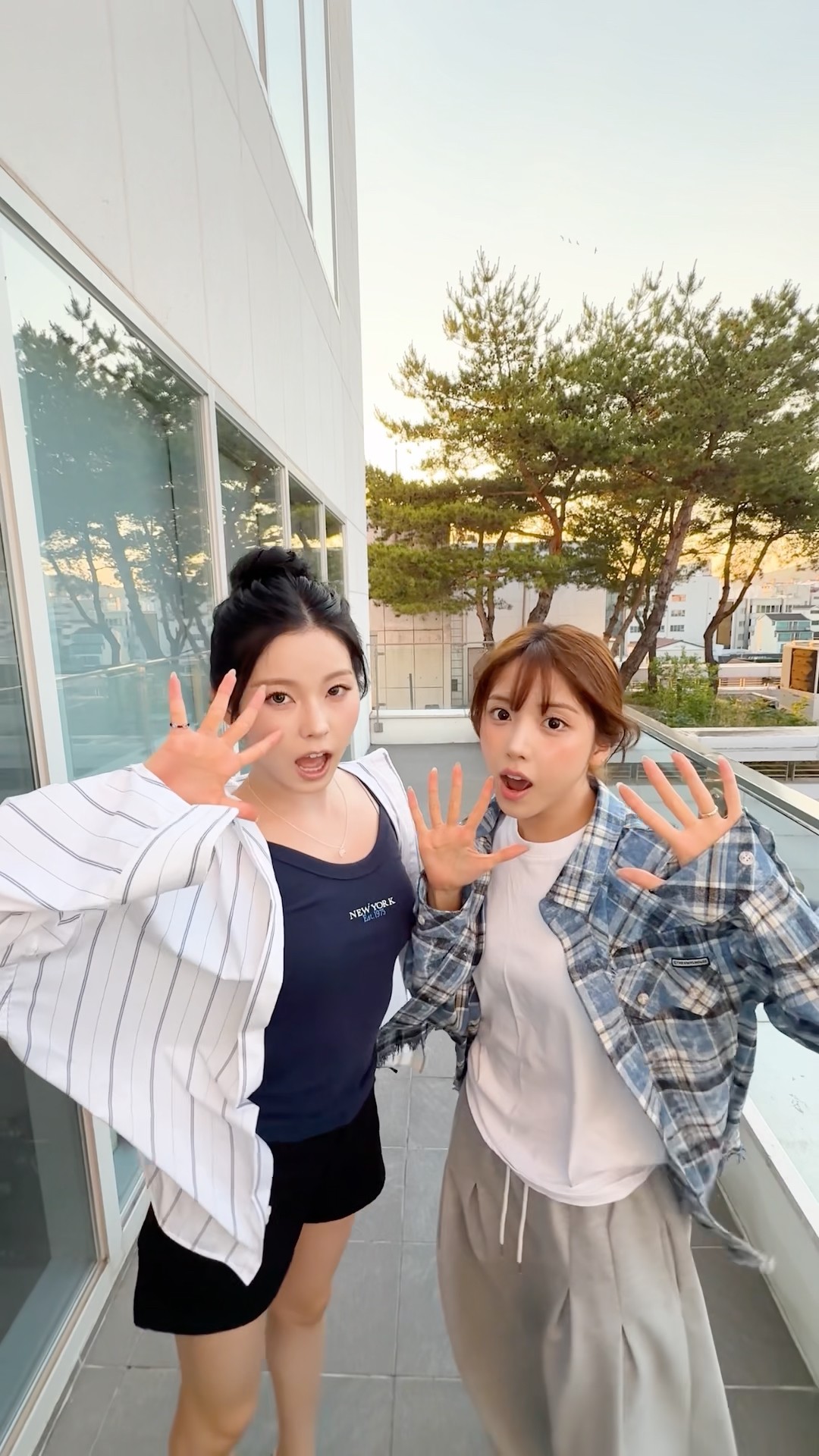 ㏊㏊㏊！#NMIXX #JIWOO #KYUJIN - YouTube