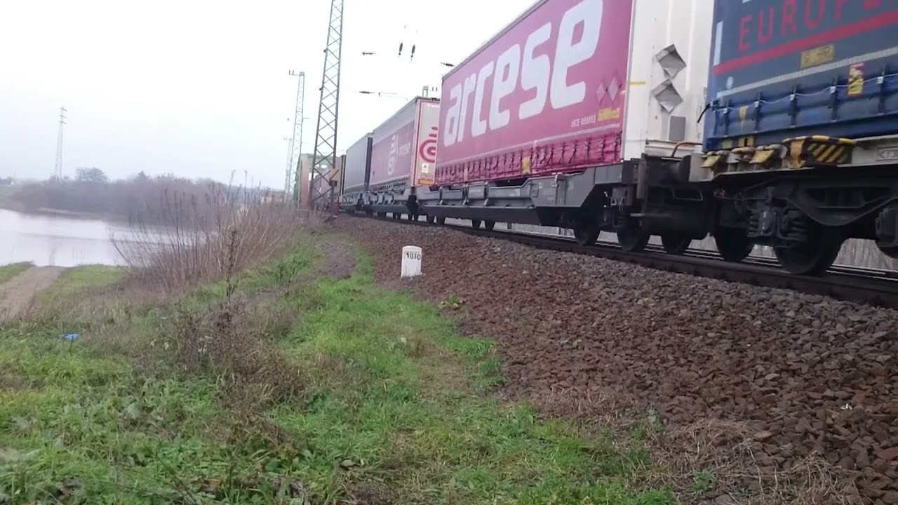 6193 087 érkezik Szolnokra Lkw kamion pótokkal kürtösről Majd halad tovább Köln felé