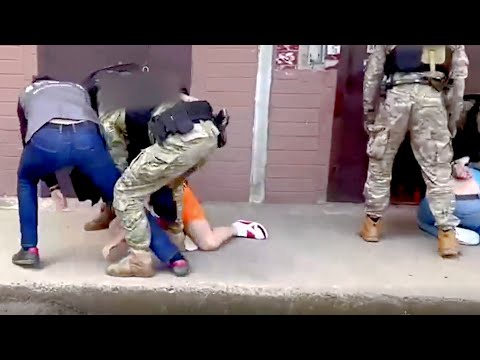 СПЕЦНАЗ ГРОМ громит мошенников оперативная съёмка POLICE SPECIAL FORCES