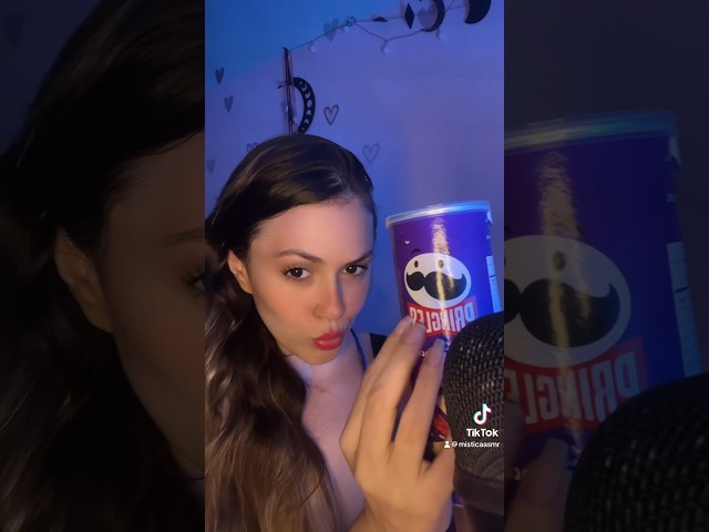 ASMR: PROVANDO NOVOS SALGADINHOS #asmrshorts #asmr #satisfyingvideo
