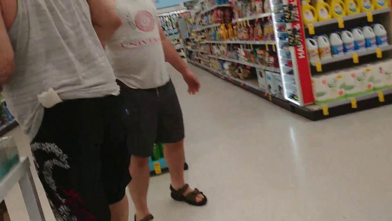 Download Guy Gets Pantsed Naked At Walgreens! 